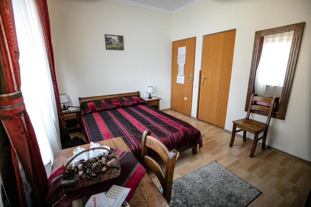 Pensiune Restaurant Route60 Csucsa Kültér fotó